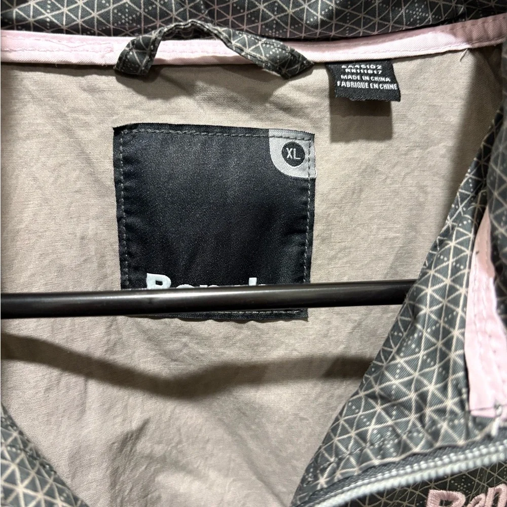 Bench Geometric Gray Jacket with Pink Embroidery